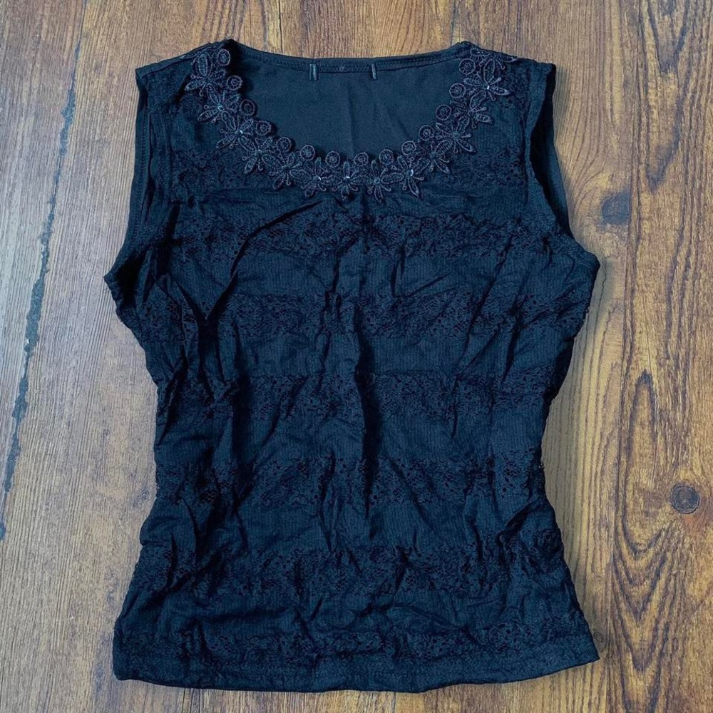 Vintage Y2K Black Crinkle Lace Overlay Beaded Floral Trim Tank Top